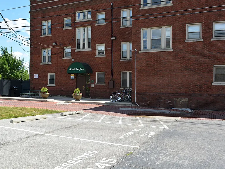 Historic Worthington Manor Apartments — Photo 11
