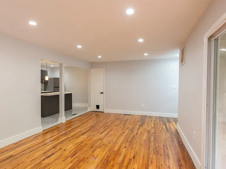 River Edge Apartments — Photo 88