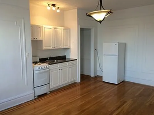 Rented by Vassiliou Group | media 15