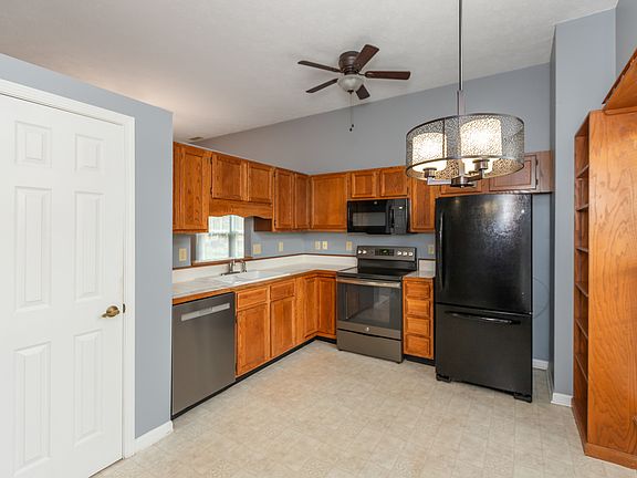 3rd image of 8058 Snug Harbor Ln