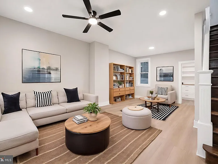 231 E Phil Ellena St — Photo 1