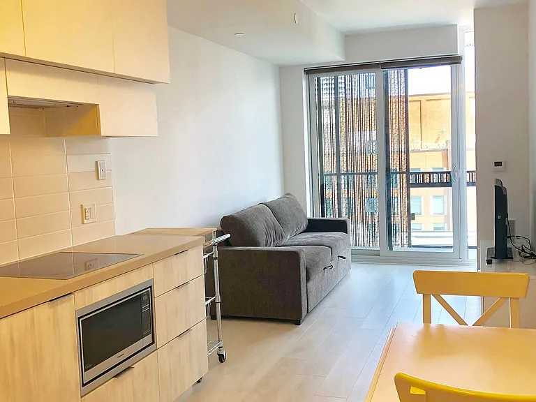 8 Eglinton Ave E #1010 — Photo 8
