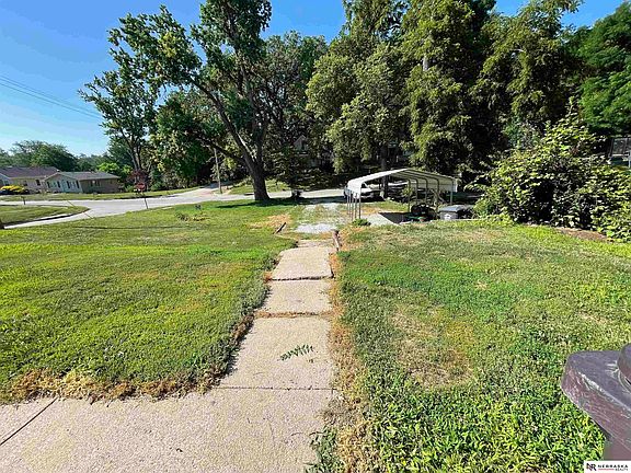 3rd image of 1102 1st Ave