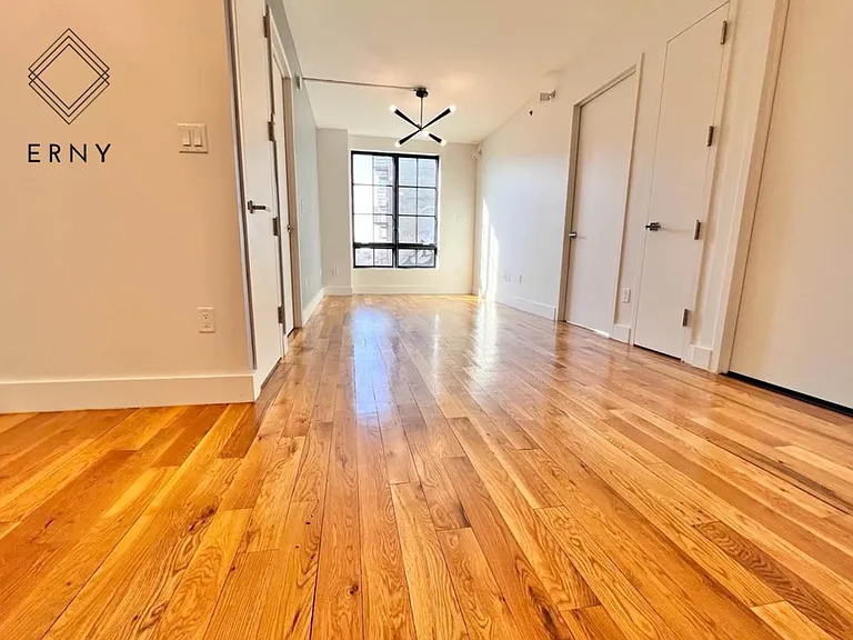 12 Ford St #6L — Photo 2