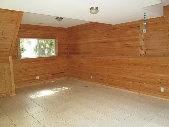 4th image of 26066 W Marshall Ave