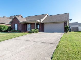 1124 Cherboroug Dr, Maryville, TN 37801
