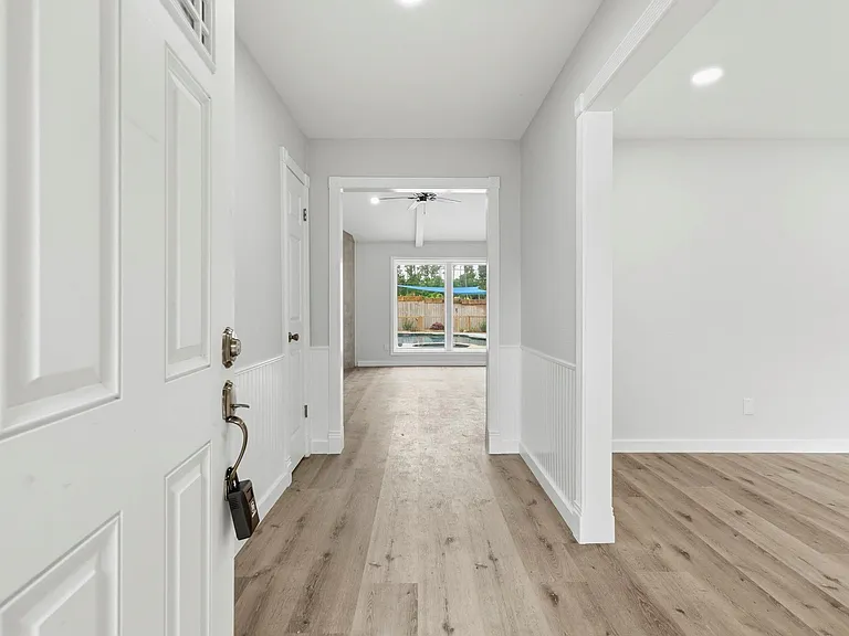 15215 Parkville Dr — Photo 27