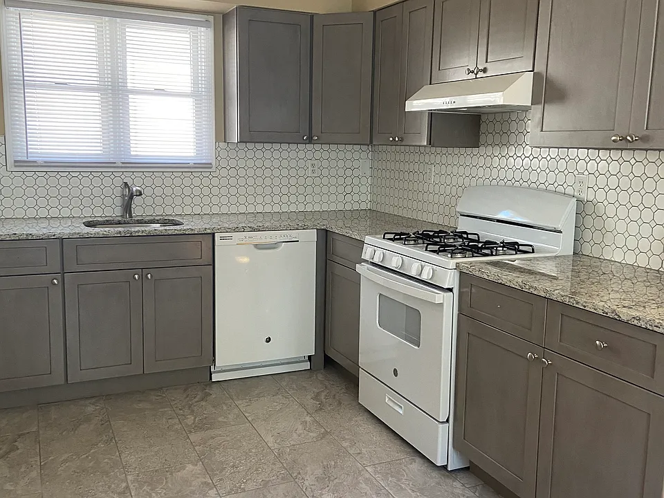 75 Main St #2