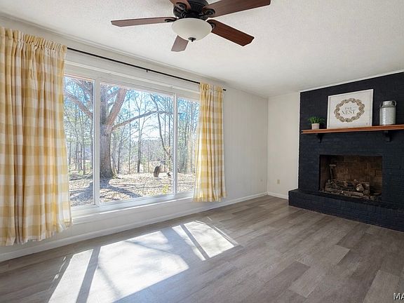 5th image of 924 Old Salem Rd