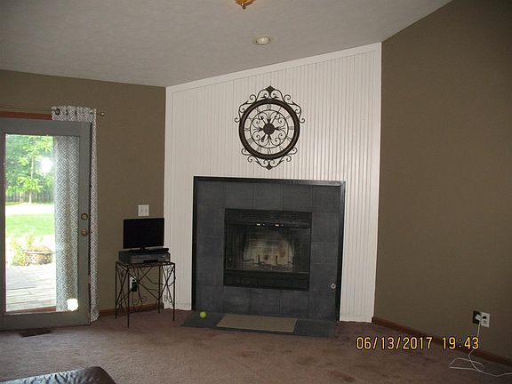 3rd image of 732 Royston Dr