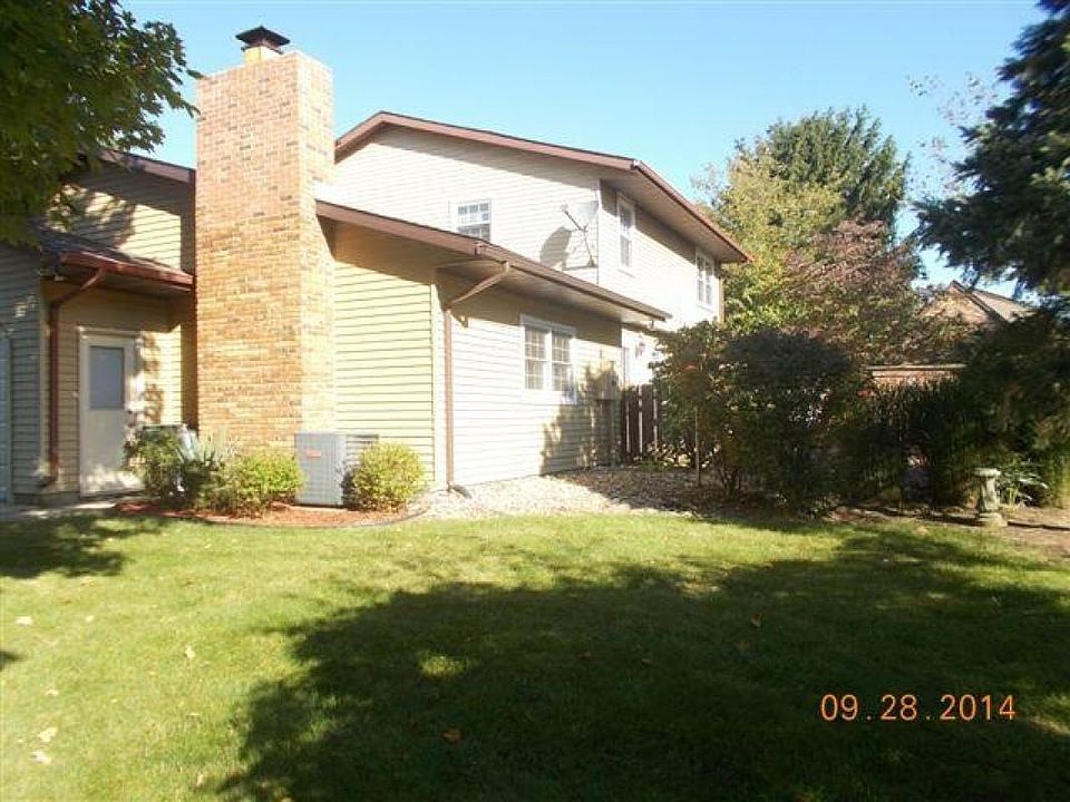 2nd image of 307 Vermont Ct