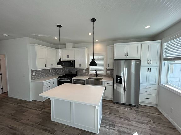 5th image of 5932 Los Angeles Ave #39