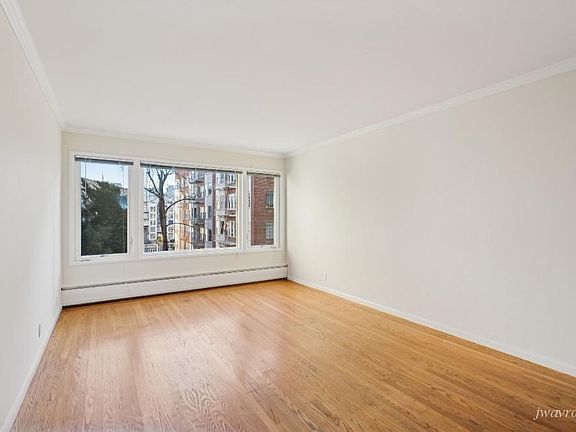 2nd image of 1930 Franklin St #5K