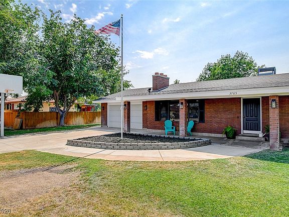 4th image of 3765 Berkeley St