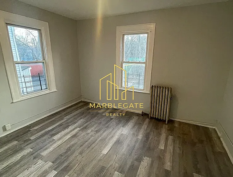 439 Springdale Ave #11L — Photo 6