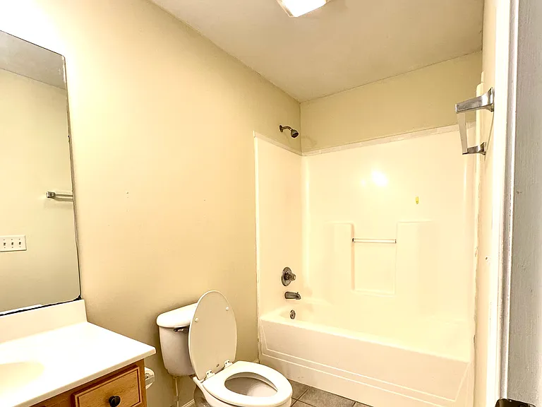 578 Hampton Way #A — Photo 26
