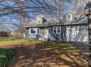 114 Bel Air Dr, North Syracuse, NY 13212