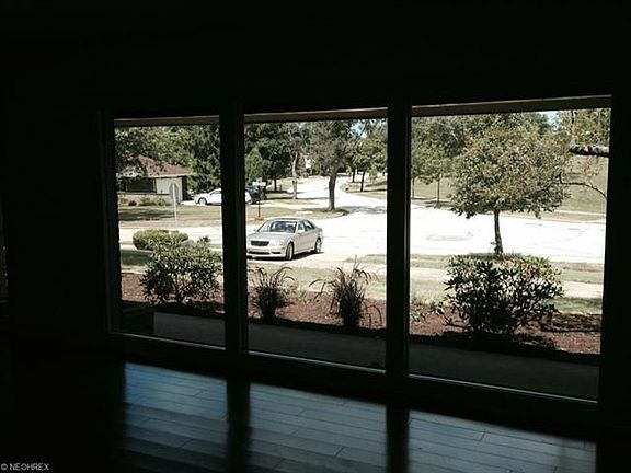 2nd image of 3000 W Sulgrave Oval