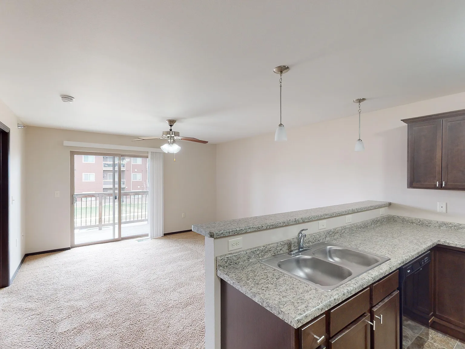 1 bed, 660 sqft, $845 — Photo 3