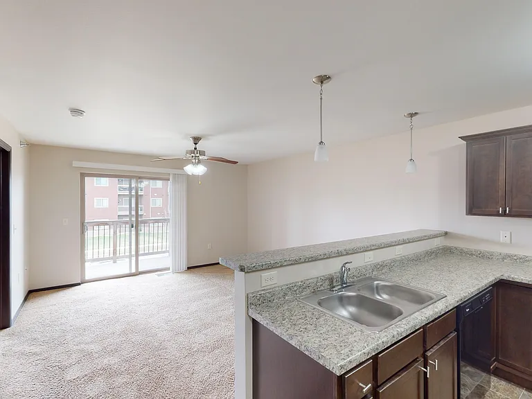 1708 S Katie Ave #304 — Photo 3
