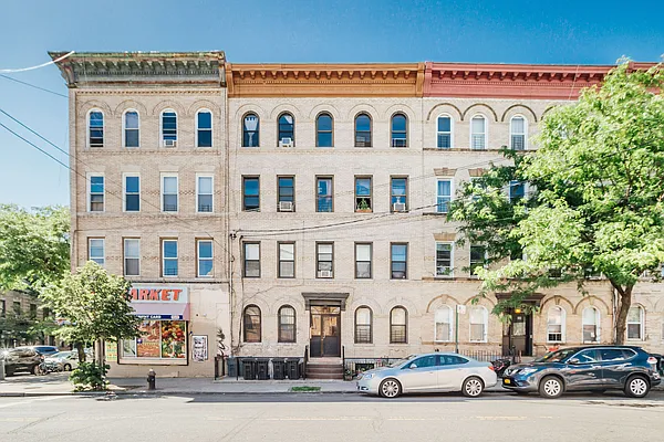 Rented by Nooklyn NYC LLC | media 47