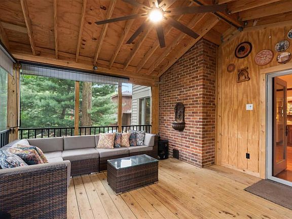 3rd image of 621 Sunbridge Dr