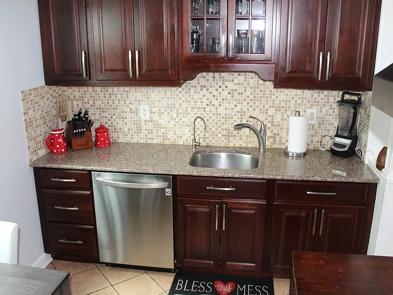 391 Semel Ave #2 — Photo 4