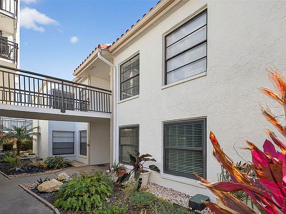 4th image of 6210 SUN BOULEVARD #112