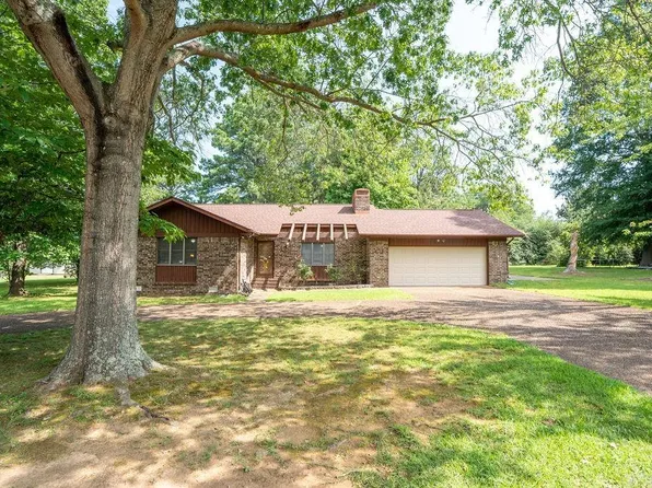 1812 Westgate Cir, Heber Springs, AR 72543