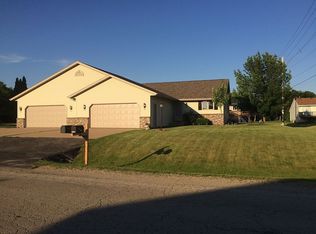 2420 N Skylark Dr, Appleton, WI 54914