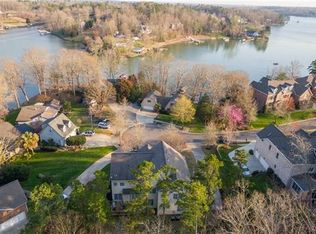 959 Rocky Point Ln, Tega Cay, SC 29708