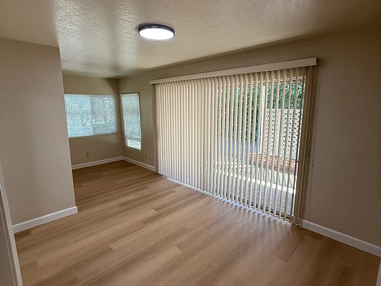 1010 Figueroa St #2 — Photo 6