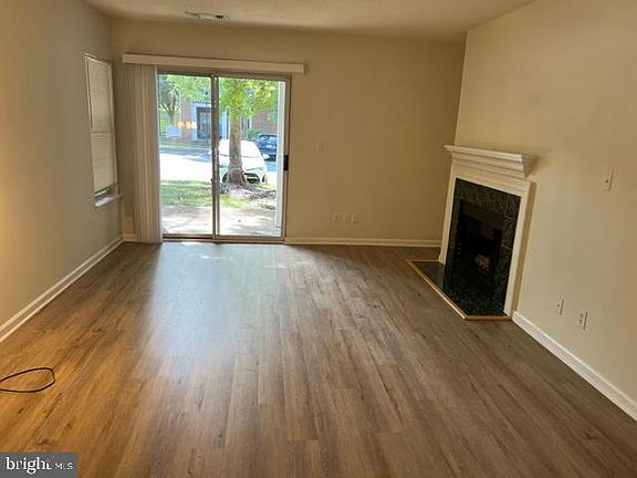 4th image of 20320 Beechwood Ter Unit 101