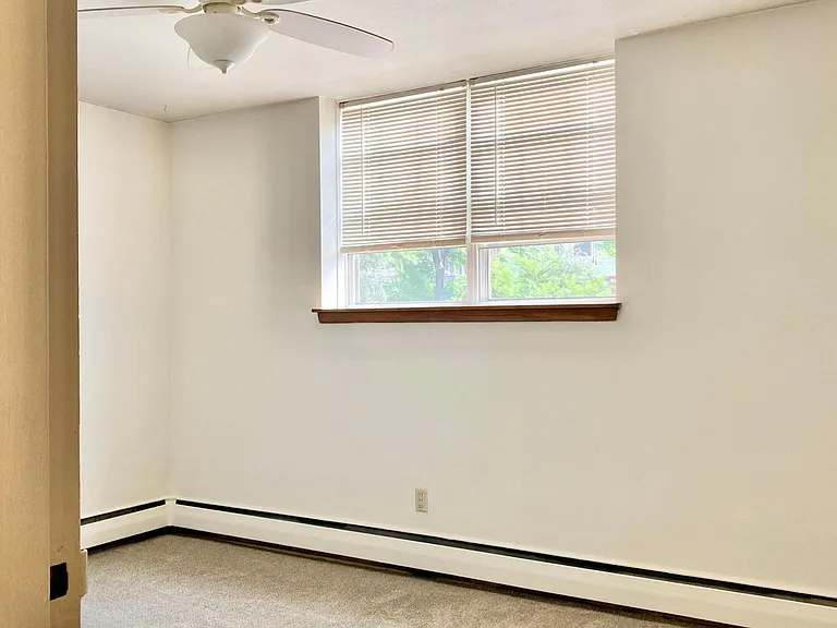 2020 Pillsbury Ave S #205 — Photo 7