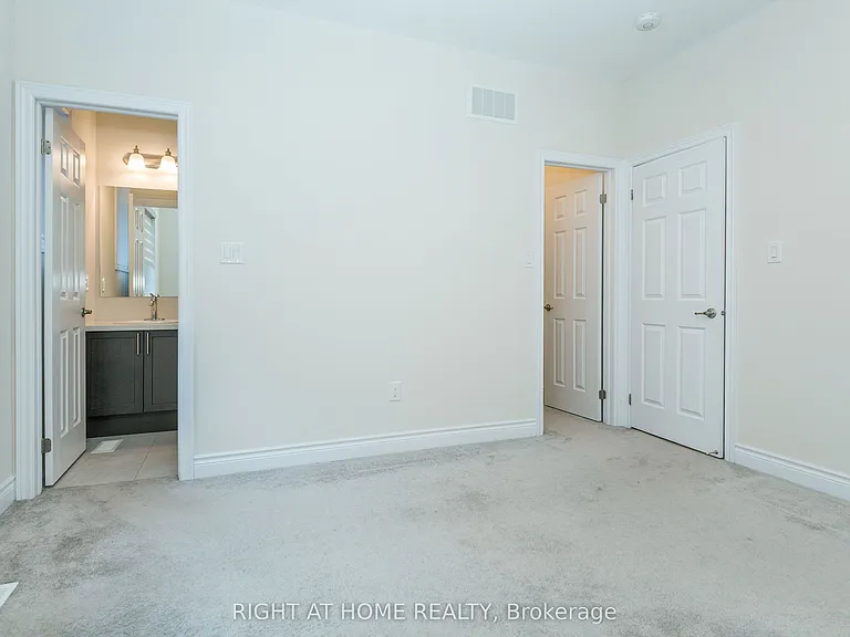 8 Monarch Dr — Photo 33