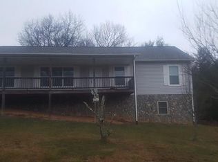 1188 Bakers Ridge Rd, Piney Creek, NC 28663