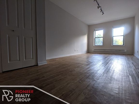 2nd image of 2834 W Palmer St #2834101