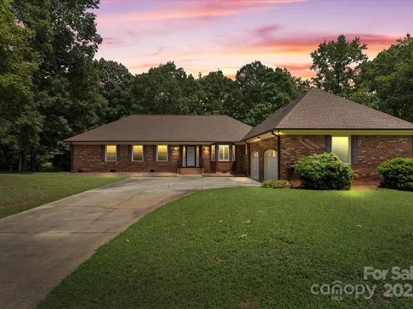 2502 Knights Ct, Monroe, NC 28110