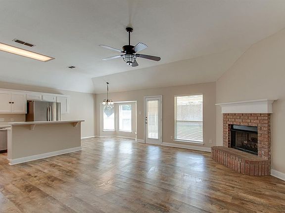 3rd image of 1037 Westgrove Dr