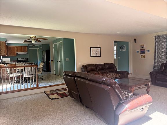 5th image of 364 Brush Creek Dr