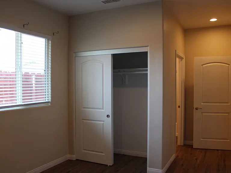 1013 Florida St — Photo 15