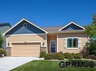 8809 S 69th Cir, Papillion, NE 68157