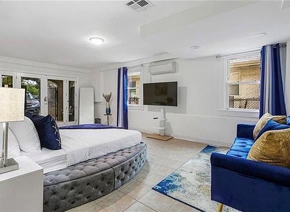 4th image of 4820 Elysian Fields Ave #B