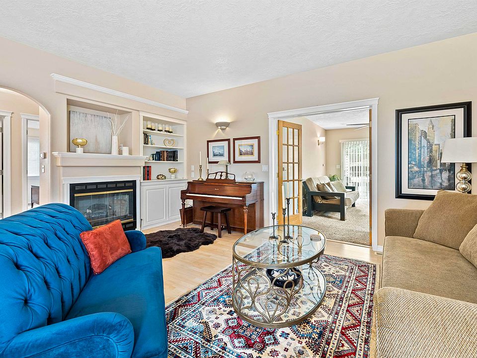 1st image of 405 Augustina Ct
