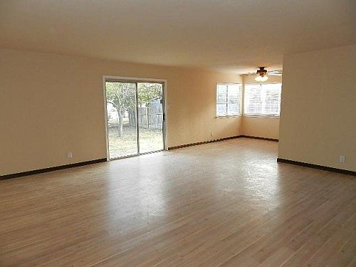 4th image of 1103 Green Downs Dr