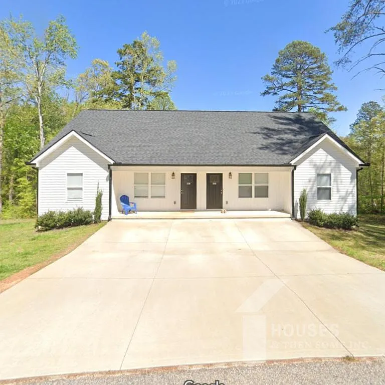 403 Bramlett Rd — Photo 1