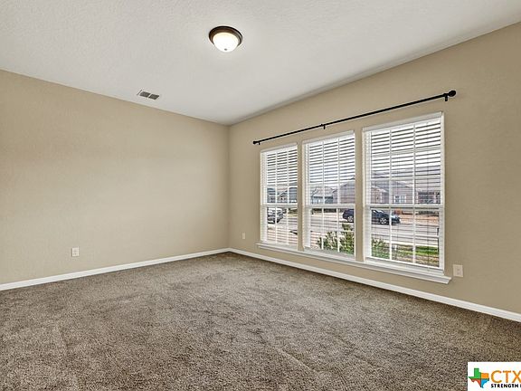 4th image of 130 Lost Maples Way