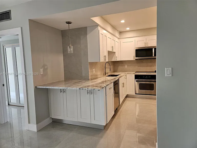 1985 S Ocean Dr #2K — Photo 2