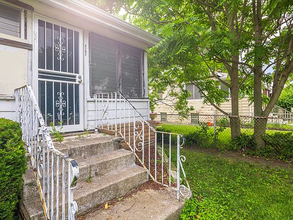 4th image of 4747 Drummond St
