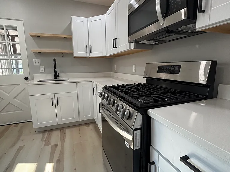 7227 Whipple St — Photo 18